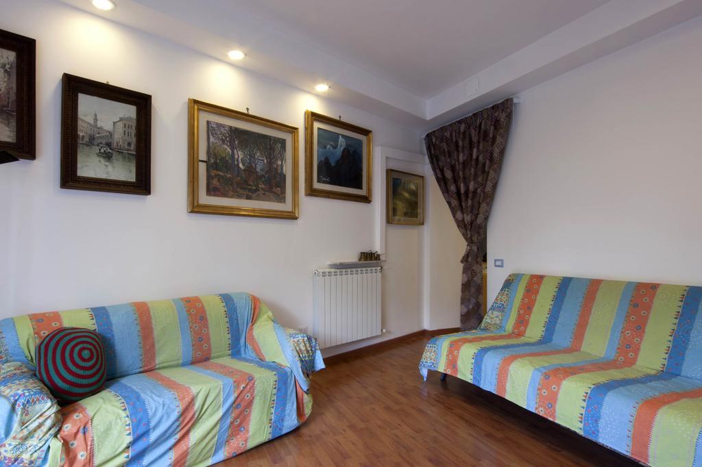 La Piazza Al Vomero Naples Luaran gambar