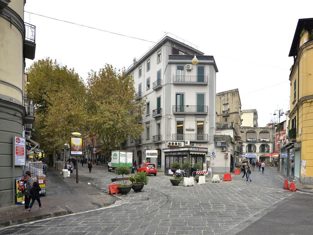 La Piazza Al Vomero Naples Luaran gambar